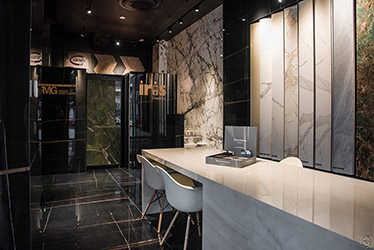 AN EXCLUSIVE SHOWROOM OPENS IN ROME, WITH FMG COVERINGS AND FURNISHINGS